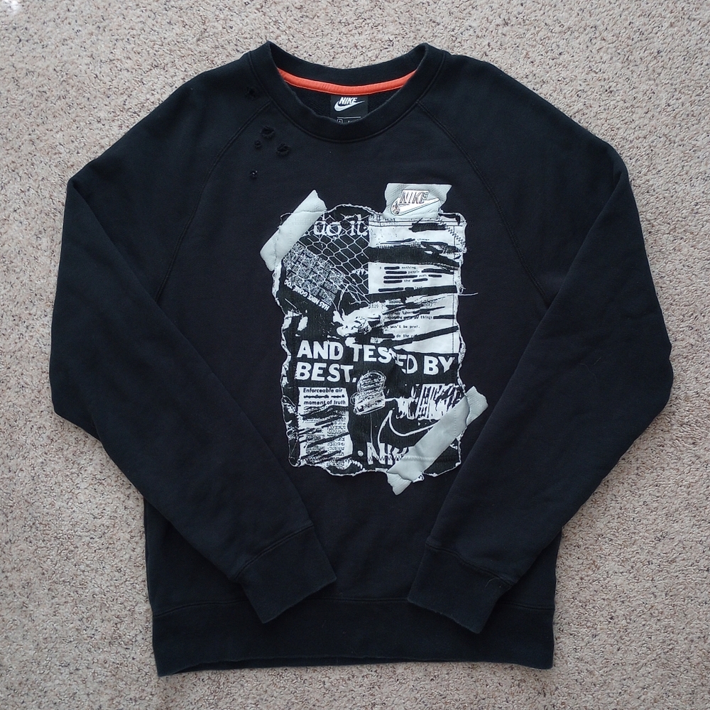 Nike Graphic Crewneck